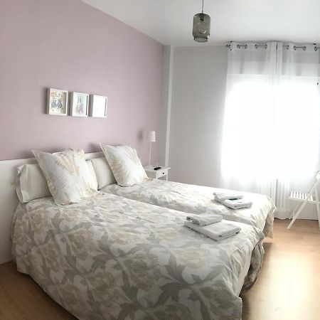 Alojamientos Iruna Pamplona Ngoại thất bức ảnh