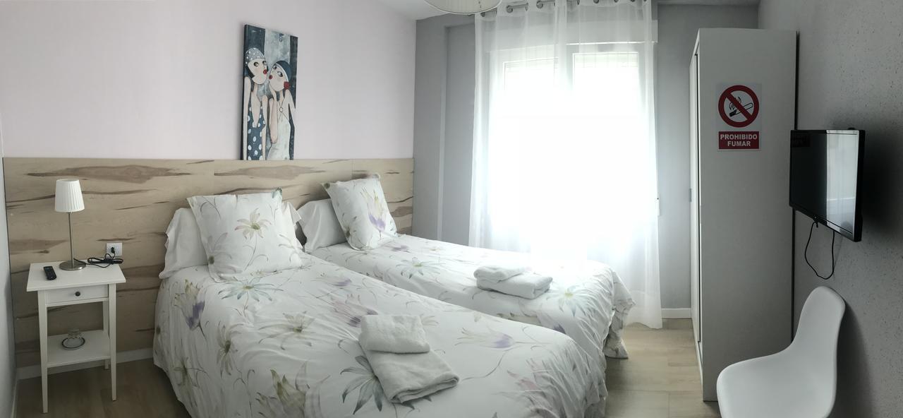 Alojamientos Iruna Pamplona Ngoại thất bức ảnh